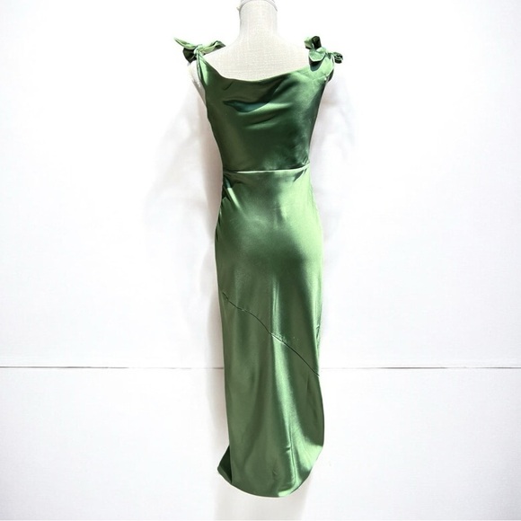 🌻Petal & Pup Selma Olive One-Shoulder Satin Evening Gown Size Medium (8-10) - Picture 7 of 12